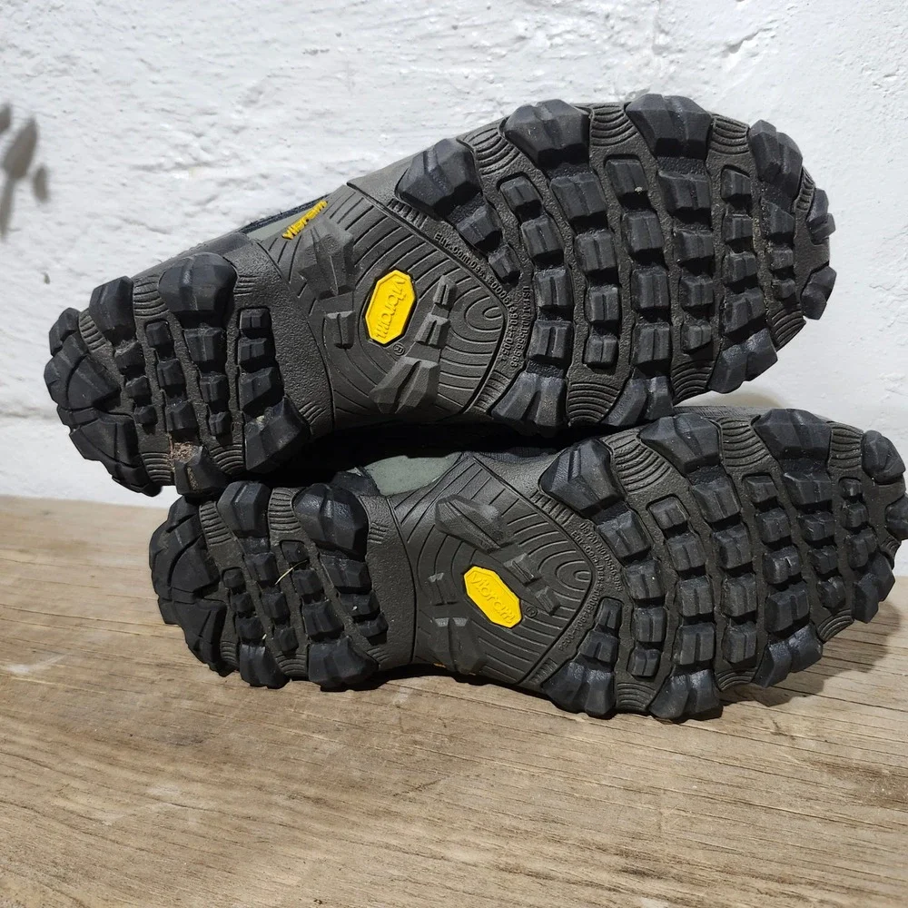 Patagonia Drifter Beluga / Willow Mens 8.5 Waterproof Hiking Shoes Olive Vibram